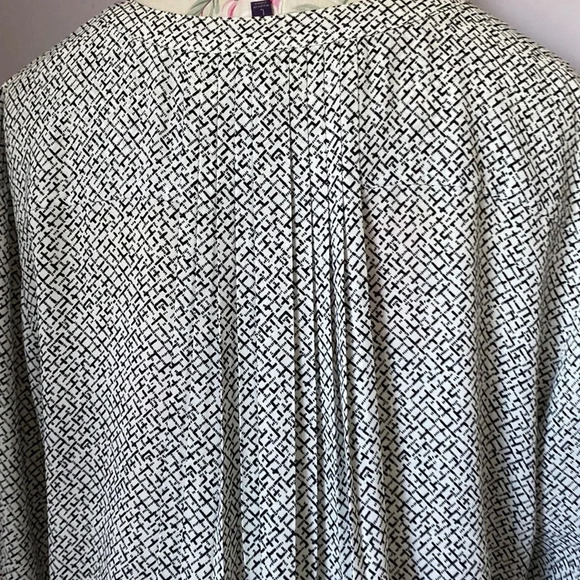 NYDJ printed blouse size Large - Picture 9 of 15